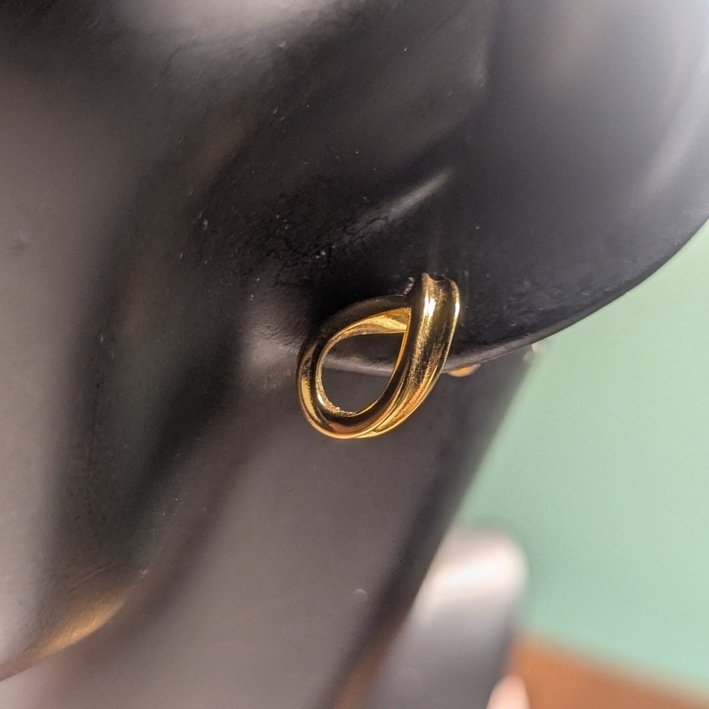 💕 Vintage Delicate Elegant Goldtone Loop Earrings Pierced Minimalist